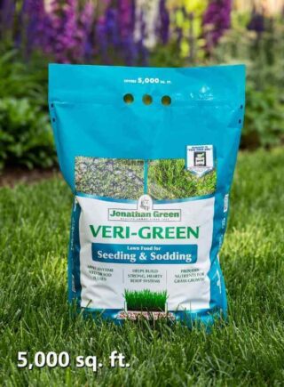 Starter_fertilizer_bag_in_grass_bag_of_Veri_Green_Fertilizer_for_Seeding_and_Sodding